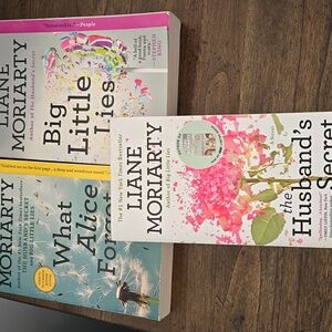 Liane Moriarty Book Set